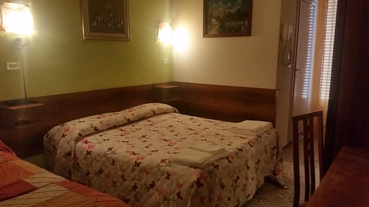 Hotel Pecci Rimini Luaran gambar